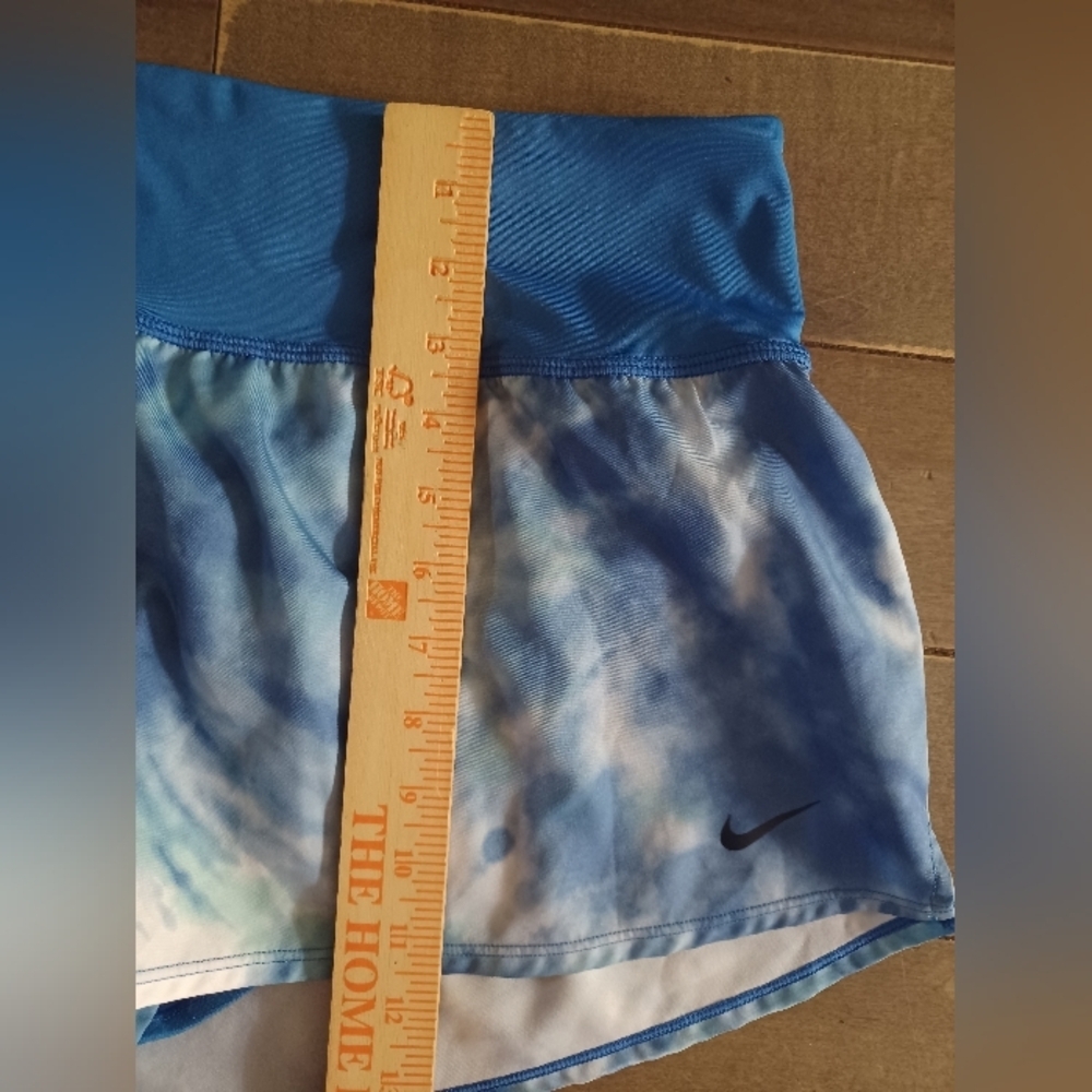 Nike Women's Blue Shorts - Picture 4 of 9